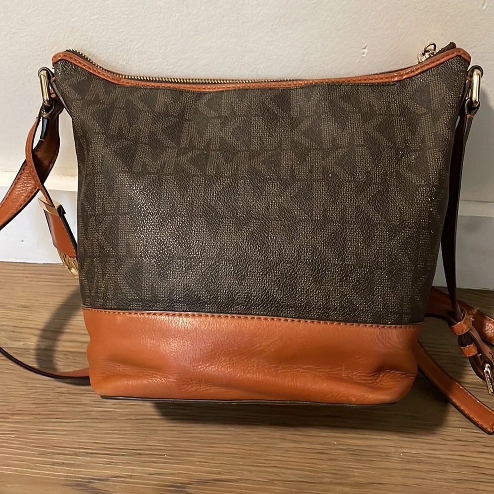 Michael Kors brown MK logo crossbody purse - Picture 2 of 9
